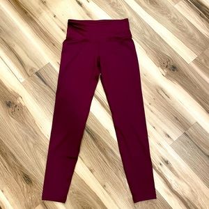 Old Navy Active Powerpress high rise leggings. Size medium